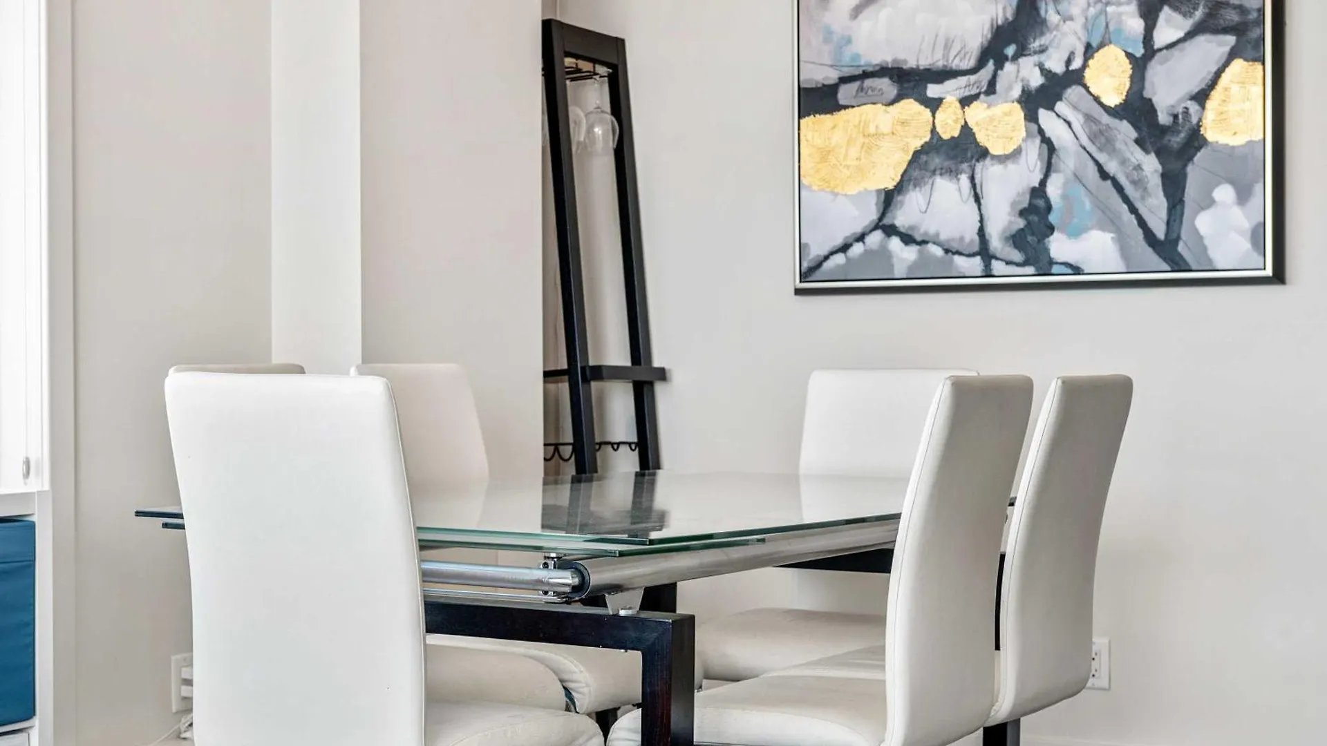 Apartment Urban Oasis - 2Br Condo Downtown Large Balcony Calgary