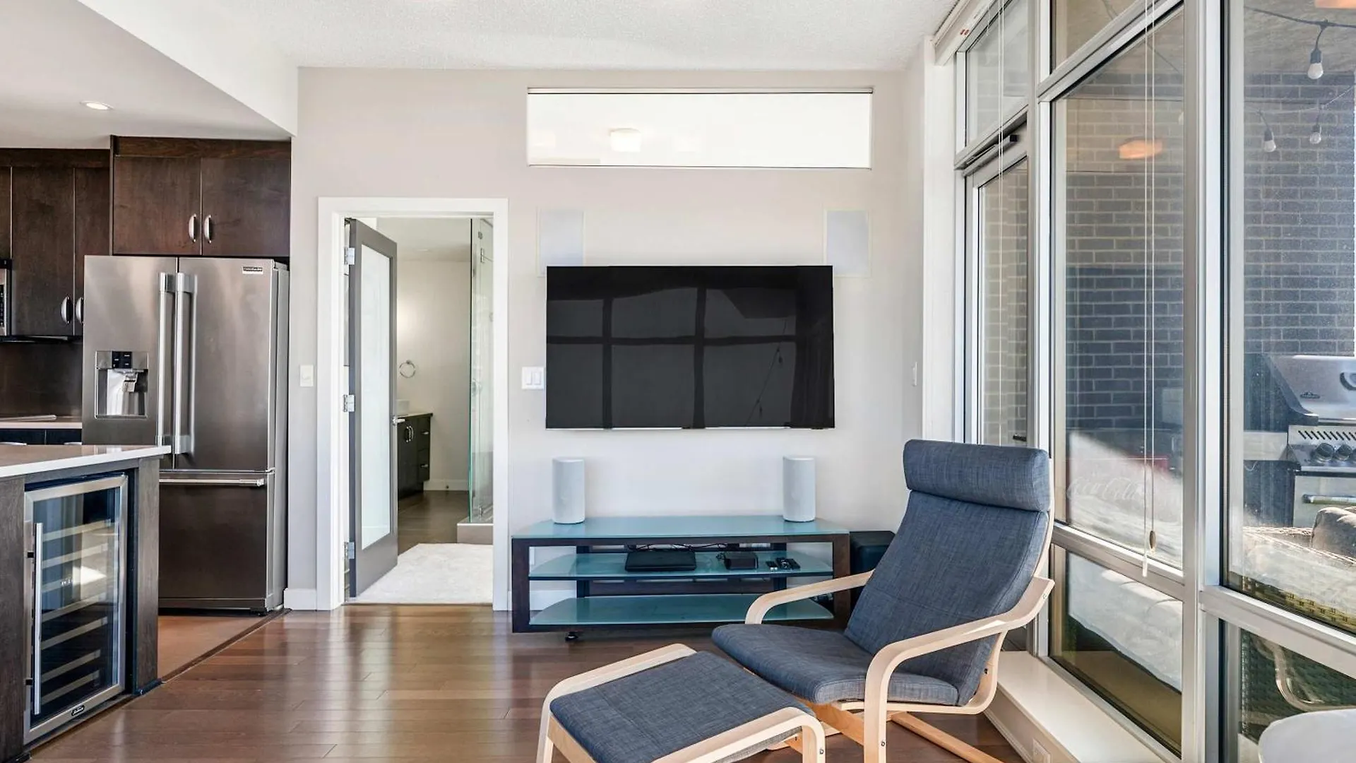 Urban Oasis - 2Br Condo Downtown Large Balcony Calgary 0*,