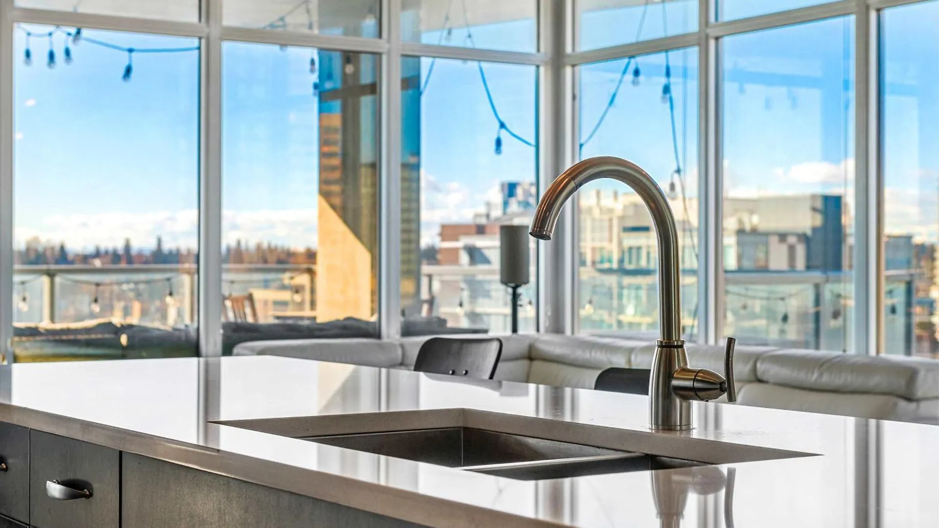 Apartment Urban Oasis - 2Br Condo Downtown Large Balcony Calgary